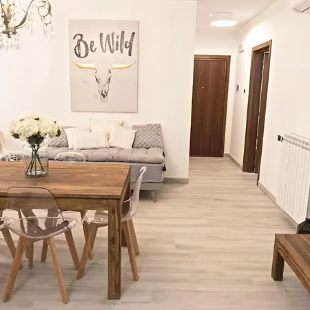 Vatican Luxury 2bd 2ba * Rom