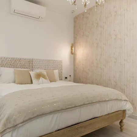 Vatican Luxury 2bd 2ba Lejlighed