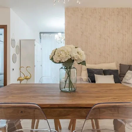 Vatican Luxury 2bd 2ba Lejlighed