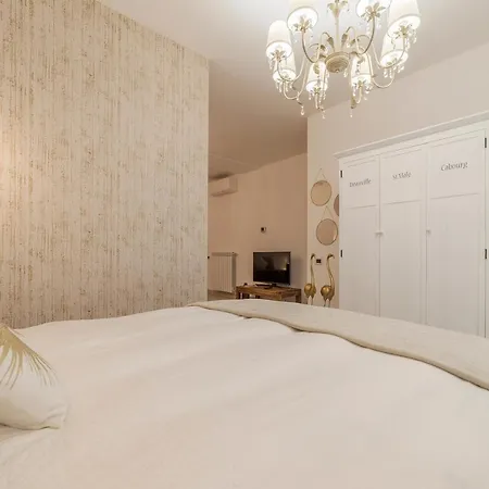 Vatican Luxury 2bd 2ba Rom