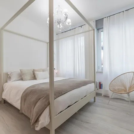 Vatican Luxury 2bd 2ba Rom