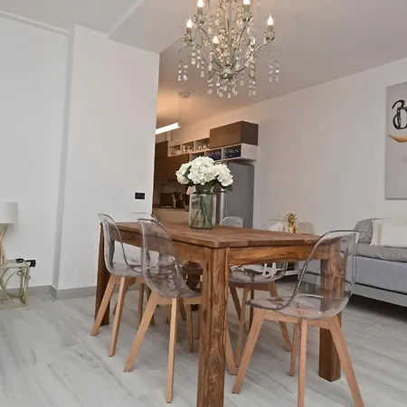 Vatican Luxury 2bd 2ba