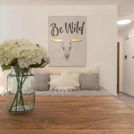 Vatican Luxury 2bd 2ba Roma