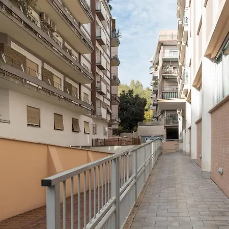 Vatican Luxury 2bd 2ba Roma